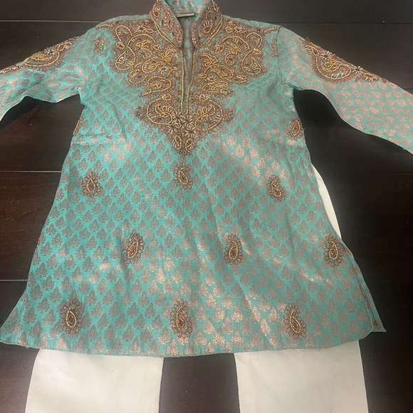 Kids Indian suit - Picture 1 of 1